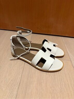 Hermes Santorini sandals white